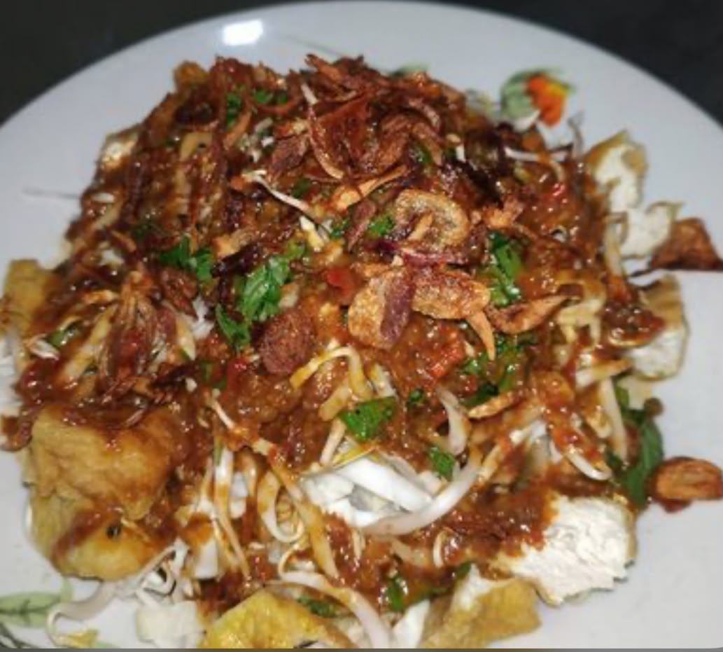 Lontong Campur